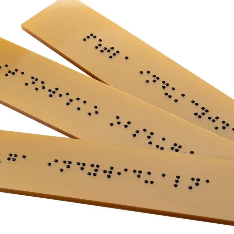 Tabliczka z pismem Braille'a - akryl zloty - wym. 150x40mm - TAB554