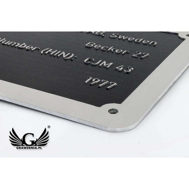 Tabliczka znamionowa ze srebrnego aluminium - grawer CNC i druk UV - wymiary: 100x60mm - TZN042 