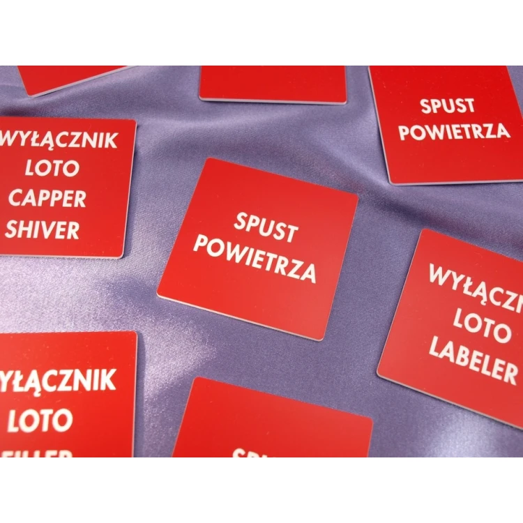 Tabliczki czerwone do oznakowań urządzeń  - wymiar: 60x60mm