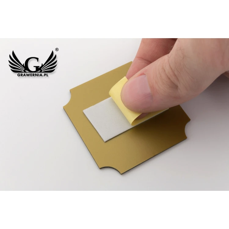 Tabliczki na toalety - czarny laminat exterior ze złotym grawerem - wym. 50x50mm - TT011