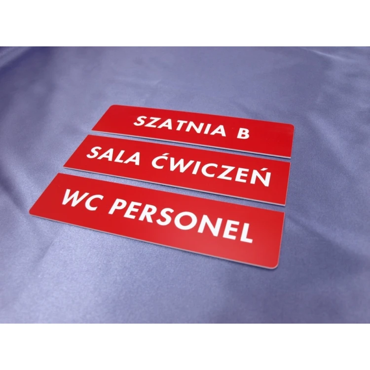 Tabliczki trzyczęściowe na drzwi lub ścianę - czerwone - wym. 20x5cm