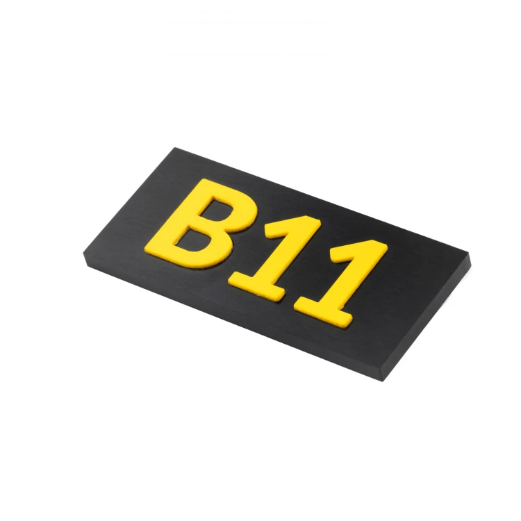 Tabliczki z numeracją na szafki, szuflady i drzwi - czarne PVC z wypukłymi literami - ND032 - wym. 55x25mm 