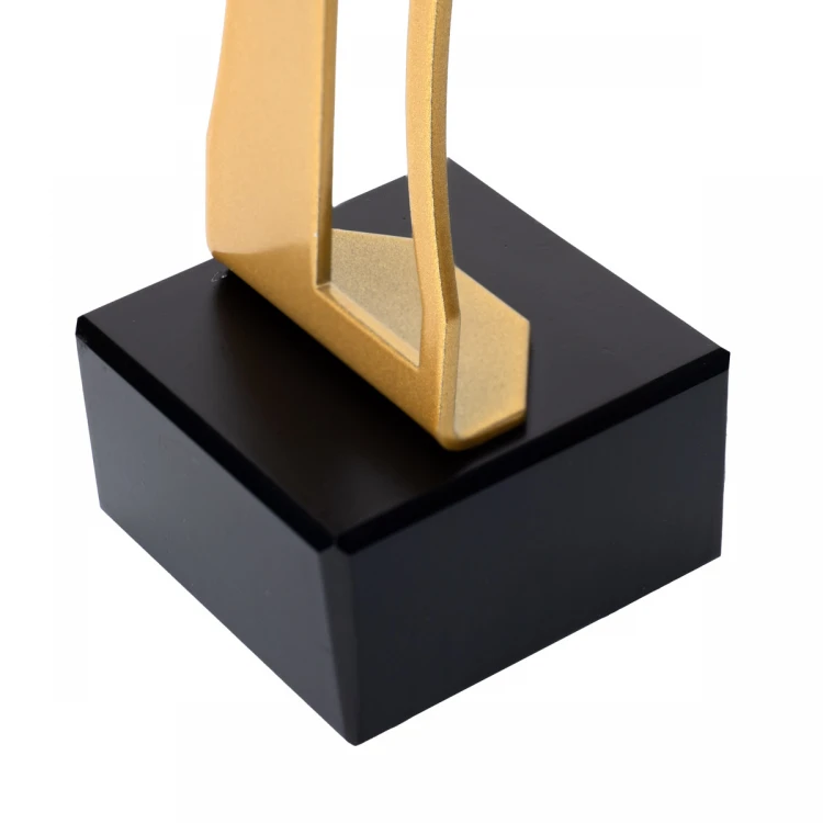 Trofeum metalowe Gratulacje - wysokość 21cm - FOL064