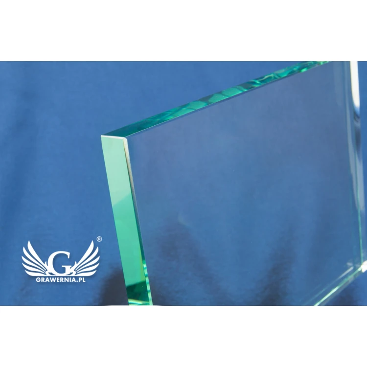 Trofeum szklane w etui - PRISM - grawerowane laserem - TSZ052