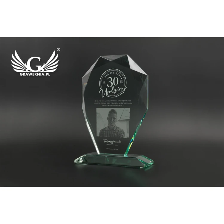 Trofeum szklane w etui - MILO z fotografią - Prezent Urodzinowy - TSZ062