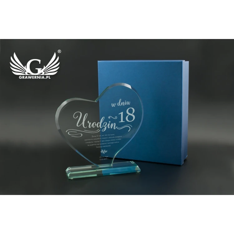 Trofeum szklane w etui - SERCE 4 - TSZ071