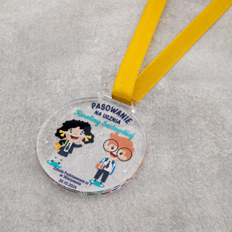 Medal pasowanie na ucznia - akryl transparentny gr. 5mm - śr. 60mm - MGR118