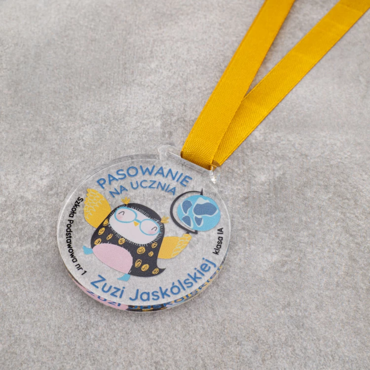 Medal pasowanie na ucznia - akryl transparentny gr. 5mm - śr. 60mm - MGR117