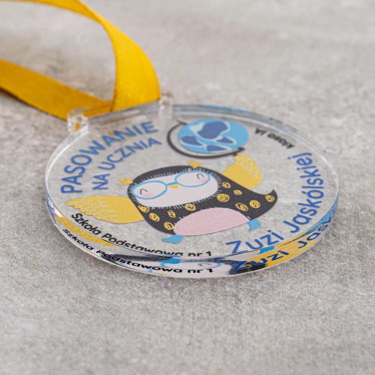 Medal pasowanie na ucznia - akryl transparentny gr. 5mm - śr. 60mm - MGR117