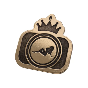 Pins z mosiądzu - grawer laserem - wym. 18x19 mm - PWD043