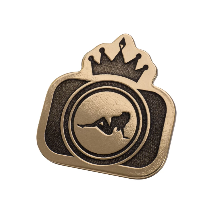 Pins z mosiądzu - grawer laserem - wym. 18x19 mm - PWD043