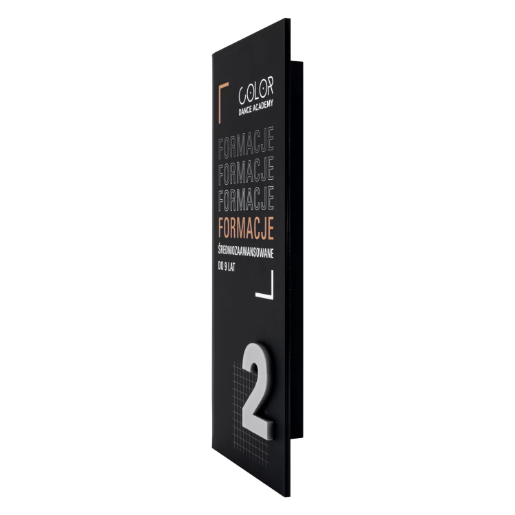 Statuetka sportowa z logo szkoły - czarny matowy akryl - wys. 23 cm - DTA134