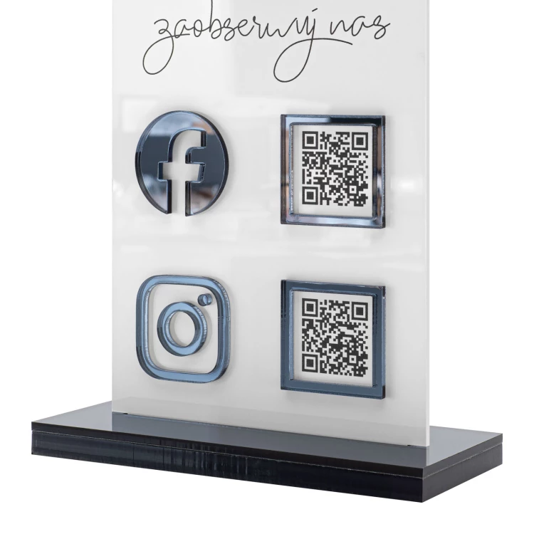 Tabliczka Statuetka z kodami QR i wypukłym logo - wym. 140x240mm - ST067
