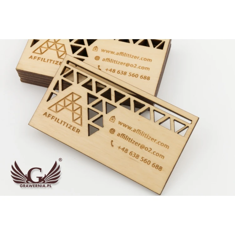 Wizytówki z drewna premium - lakierowane - grawerowane -  WZ024