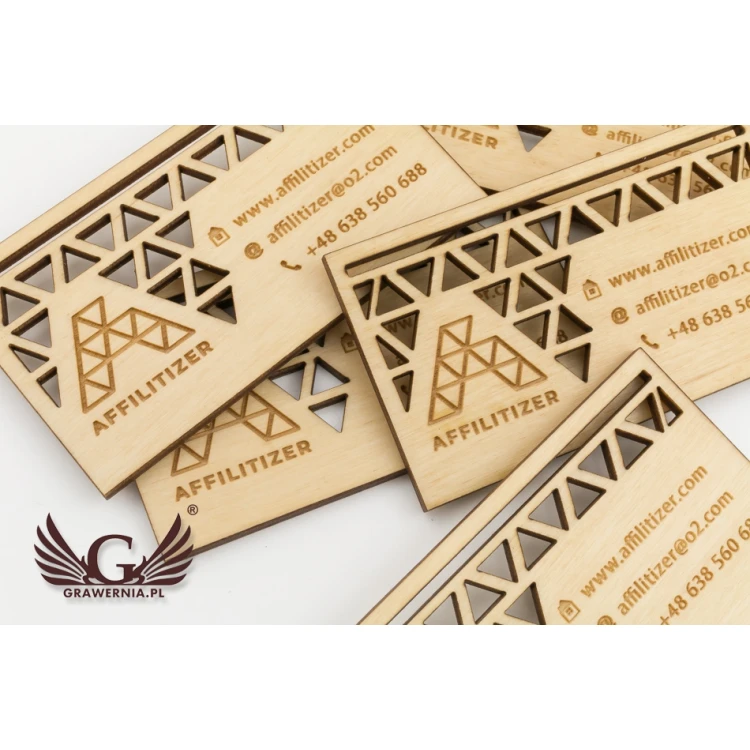 Wizytówki z drewna premium - lakierowane - grawerowane -  WZ024