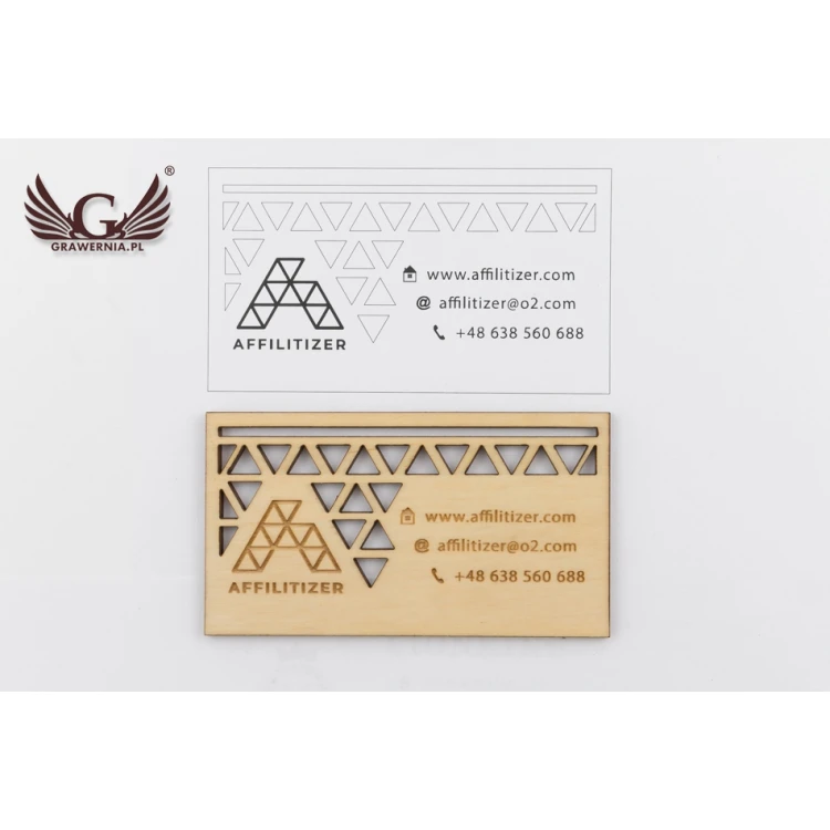 Wizytówki z drewna premium - lakierowane - grawerowane -  WZ024