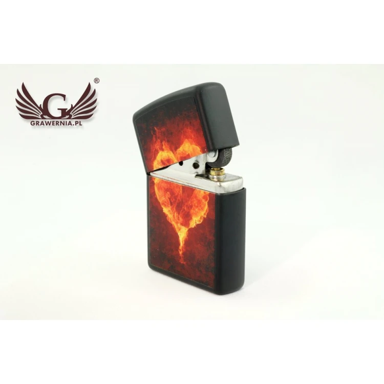 Zapalniczka Zippo Burning Heart Black Matte - ZIP017