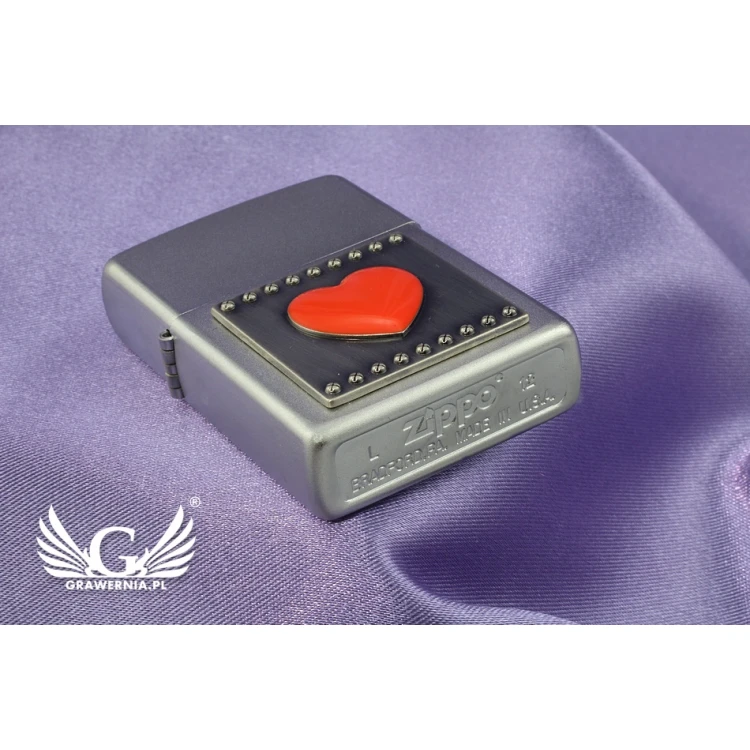 Zapalniczka Zippo Serce Czerwone Satin Chrome - ZIP022