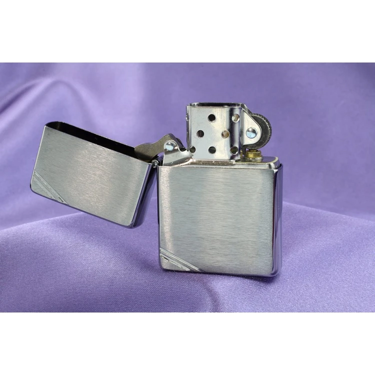 Zapalniczka ZIPPO Vintage Brushed Chrome with Slashes - ZIP027