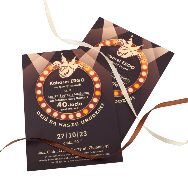 Zaproszenie na jubileuszowy koncert w formie drewnianej tabliczki - wym. 133x184mm - ZAP095