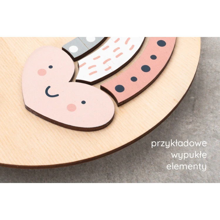Drewniana tabliczka z imieniem dziecka - Tęcza 3 - średnica 290mm - NAP040